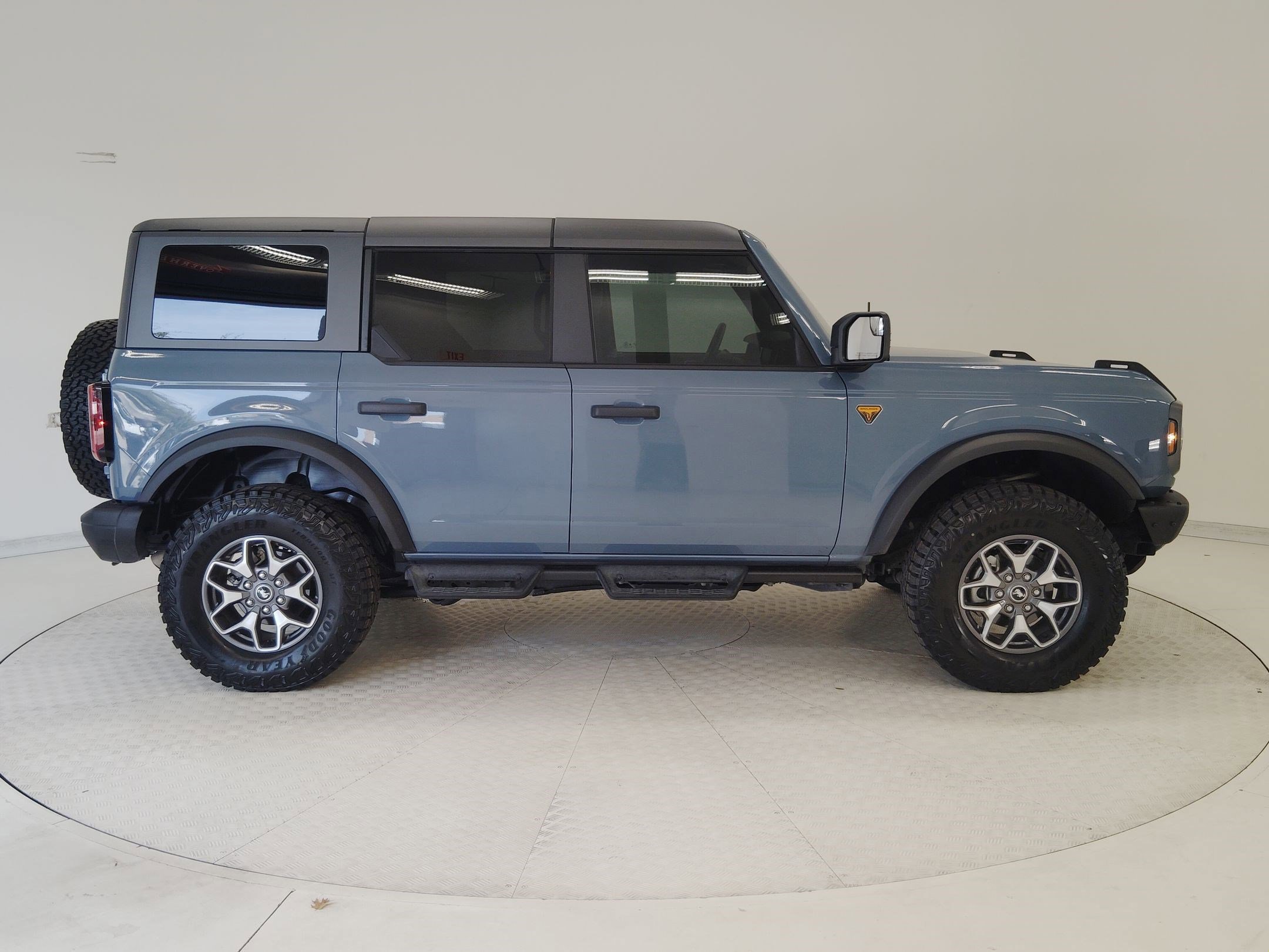 Certified 2024 Ford Bronco Badlands image 6