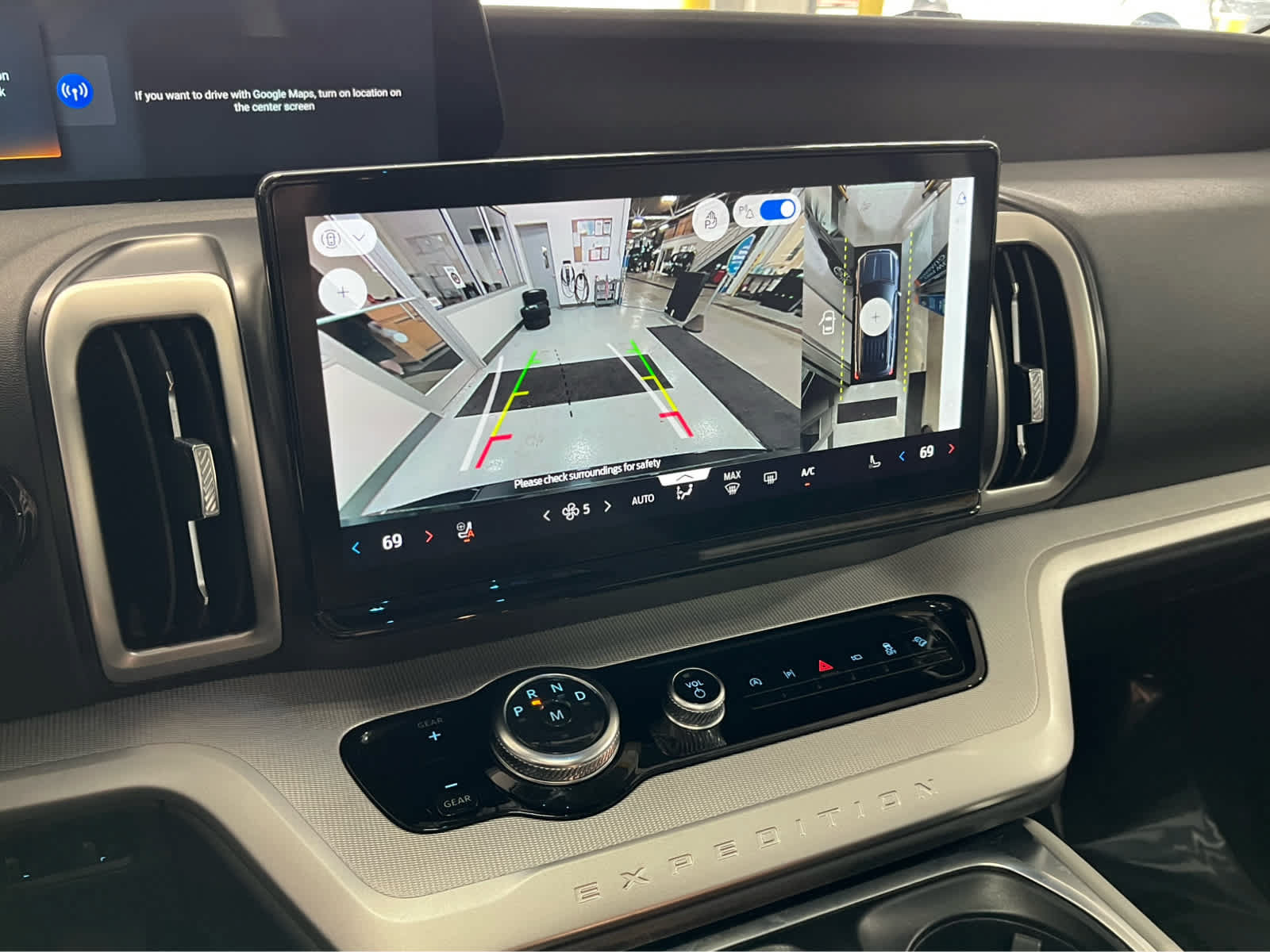 Certified 2025 Ford Expedition Active AWD/4WD image 36