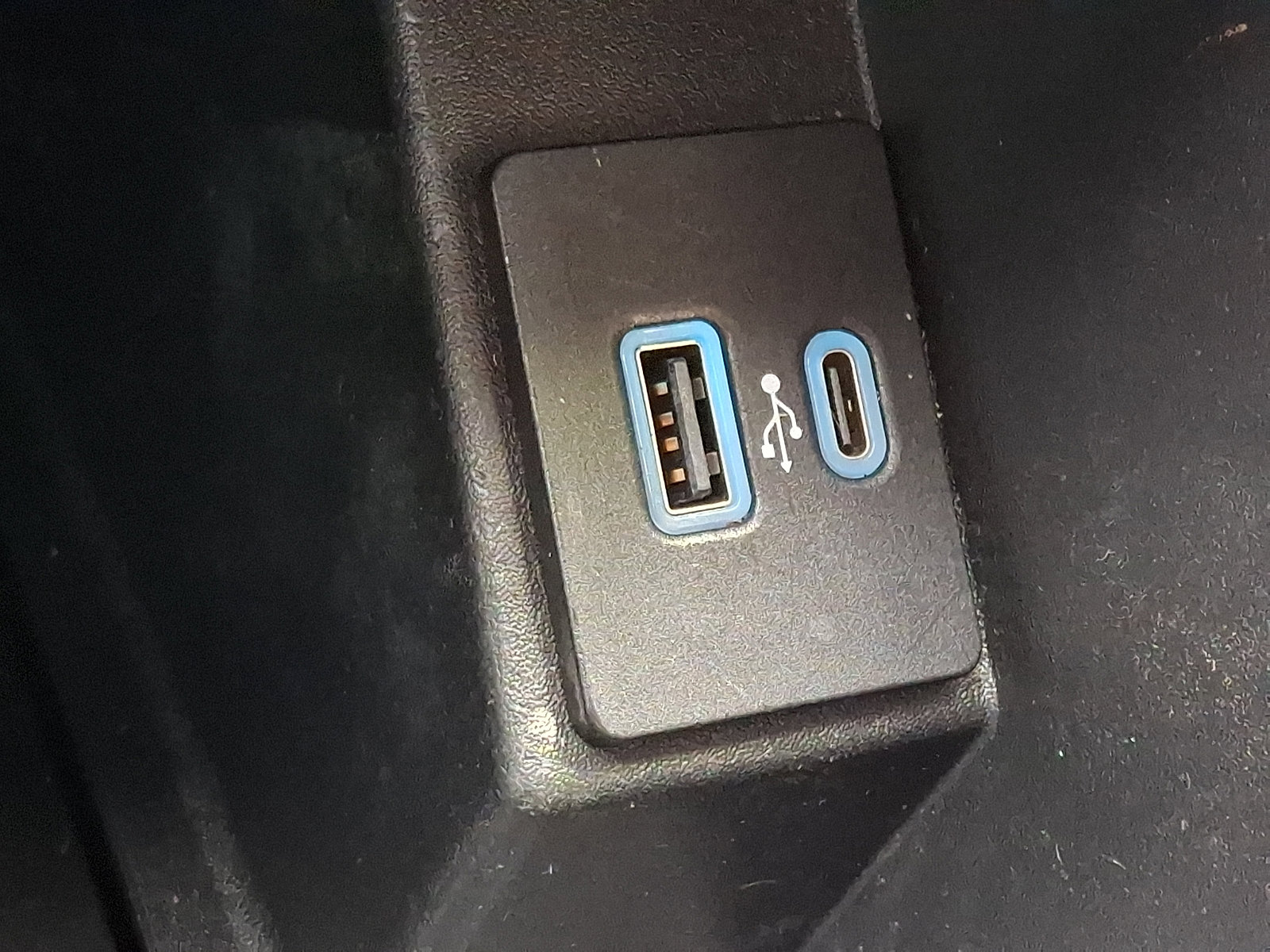 Certified 2022 Ford Edge ST-Line image 25