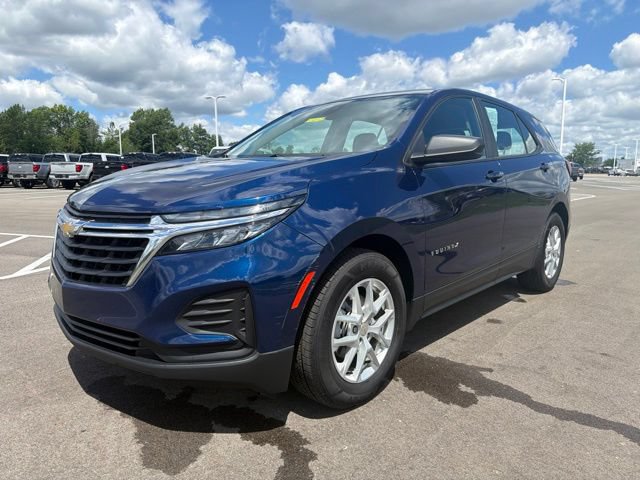 Used 2023 Chevrolet Equinox LS w/ LPO, Cargo Package FWD image 2