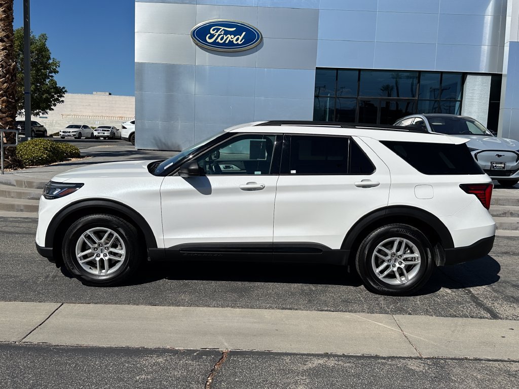 Certified 2026 Ford Explorer Active RWD image 3
