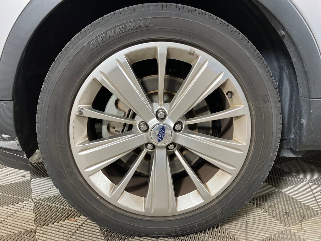 Certified 2019 Ford Explorer Limited w/ Class III Trailer Tow Package image 14