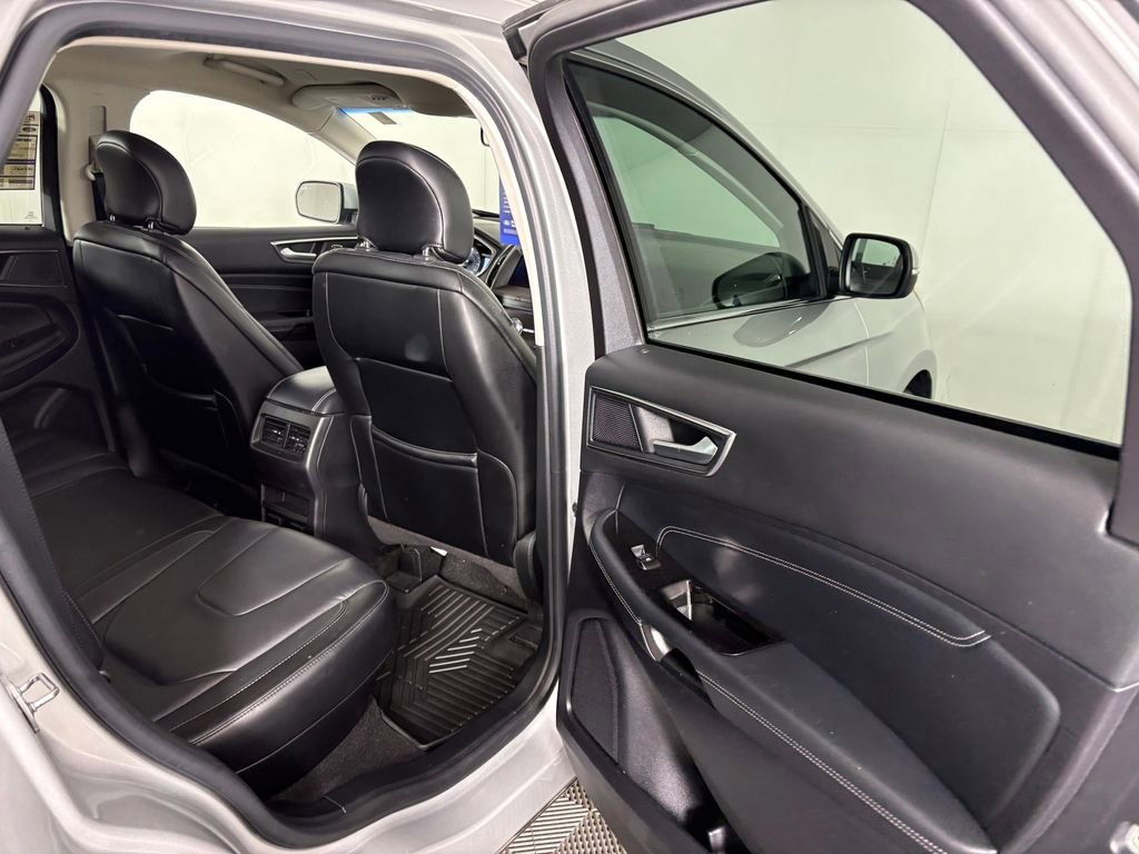 Certified 2019 Ford Edge Titanium image 34