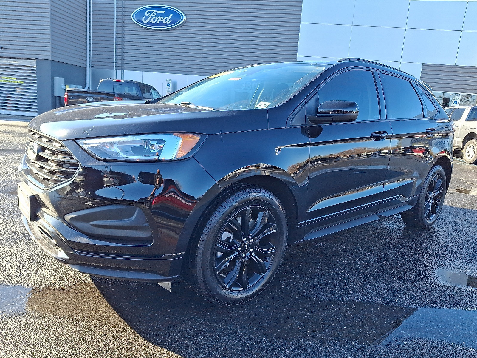 Certified 2022 Ford Edge SE w/ Black Appearance Package image 11