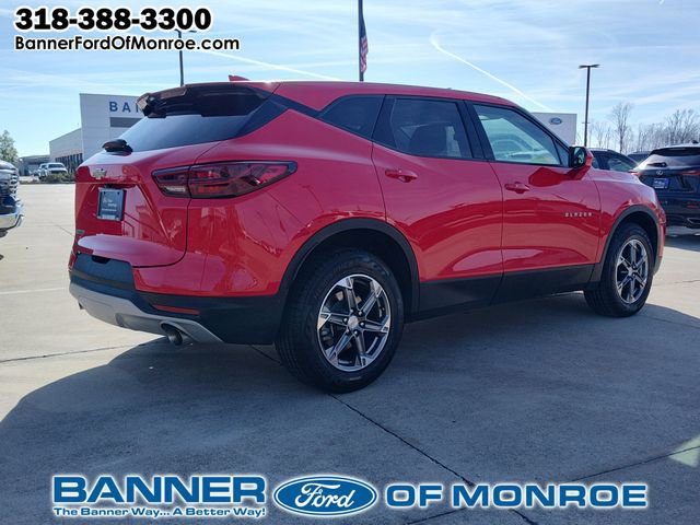 Used 2023 Chevrolet Blazer LT image 3