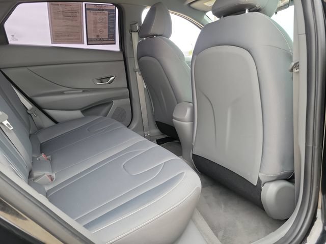 Used 2021 Hyundai Elantra SEL FWD image 24