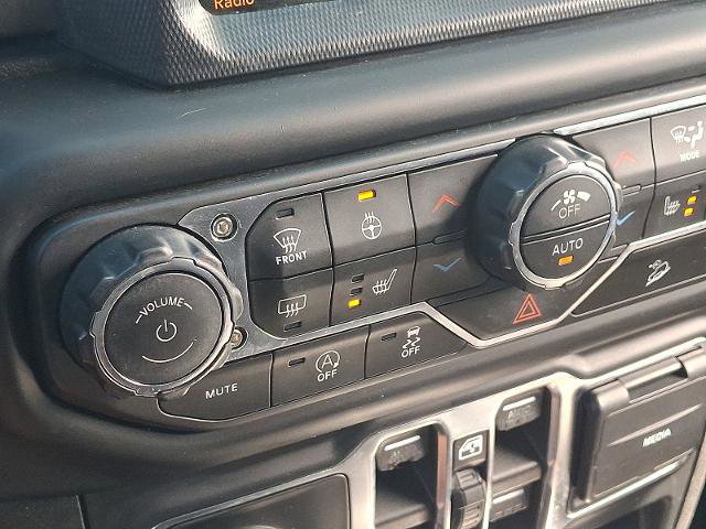 Used 2019 Jeep Wrangler Unlimited Sahara image 23