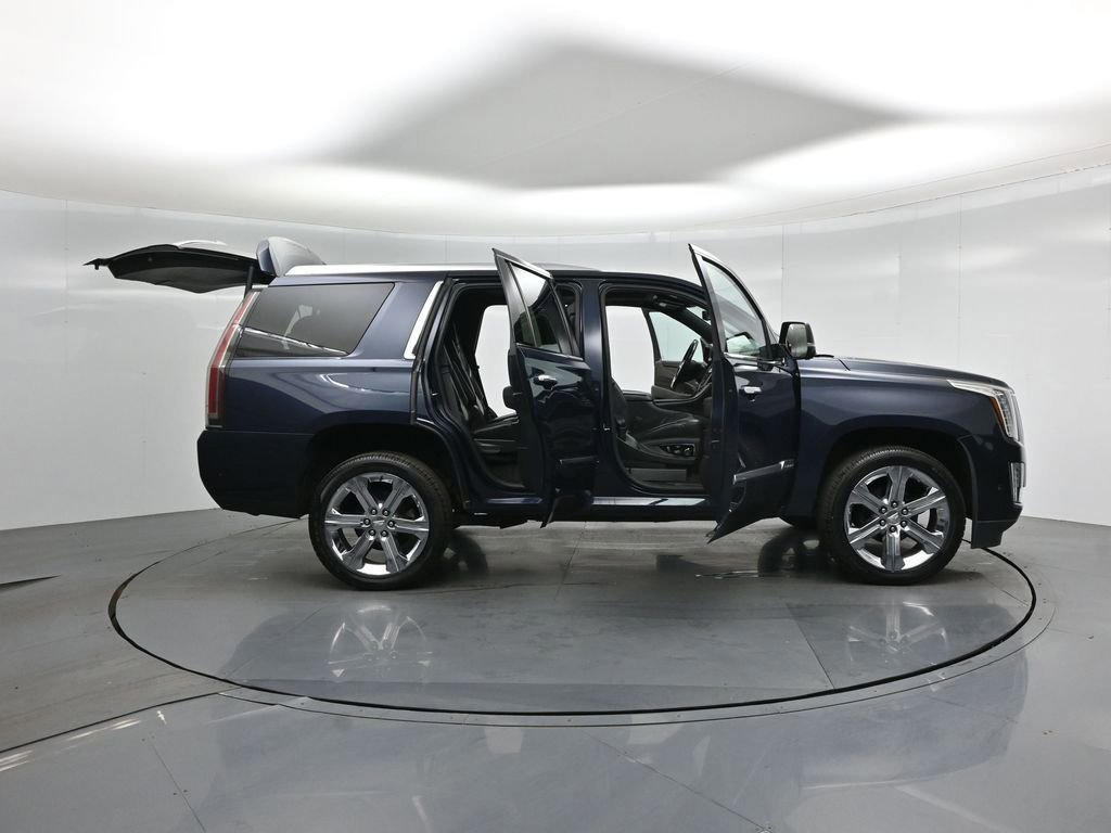 Used 2020 Cadillac Escalade Platinum image 35