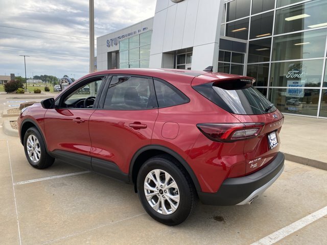 Certified 2025 Ford Escape Active w/ Cold Weather Package AWD/4WD image 3