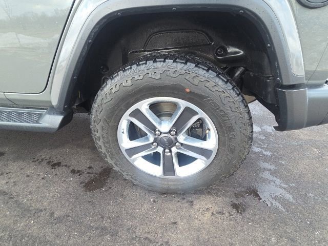 Used 2020 Jeep Wrangler Unlimited Sahara image 16