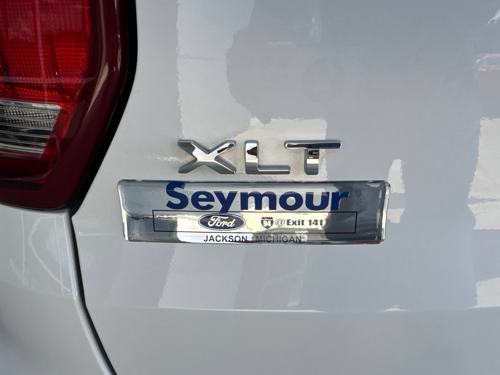 Certified 2018 Ford Explorer XLT w/ Equipment Group 202A FWD image 15