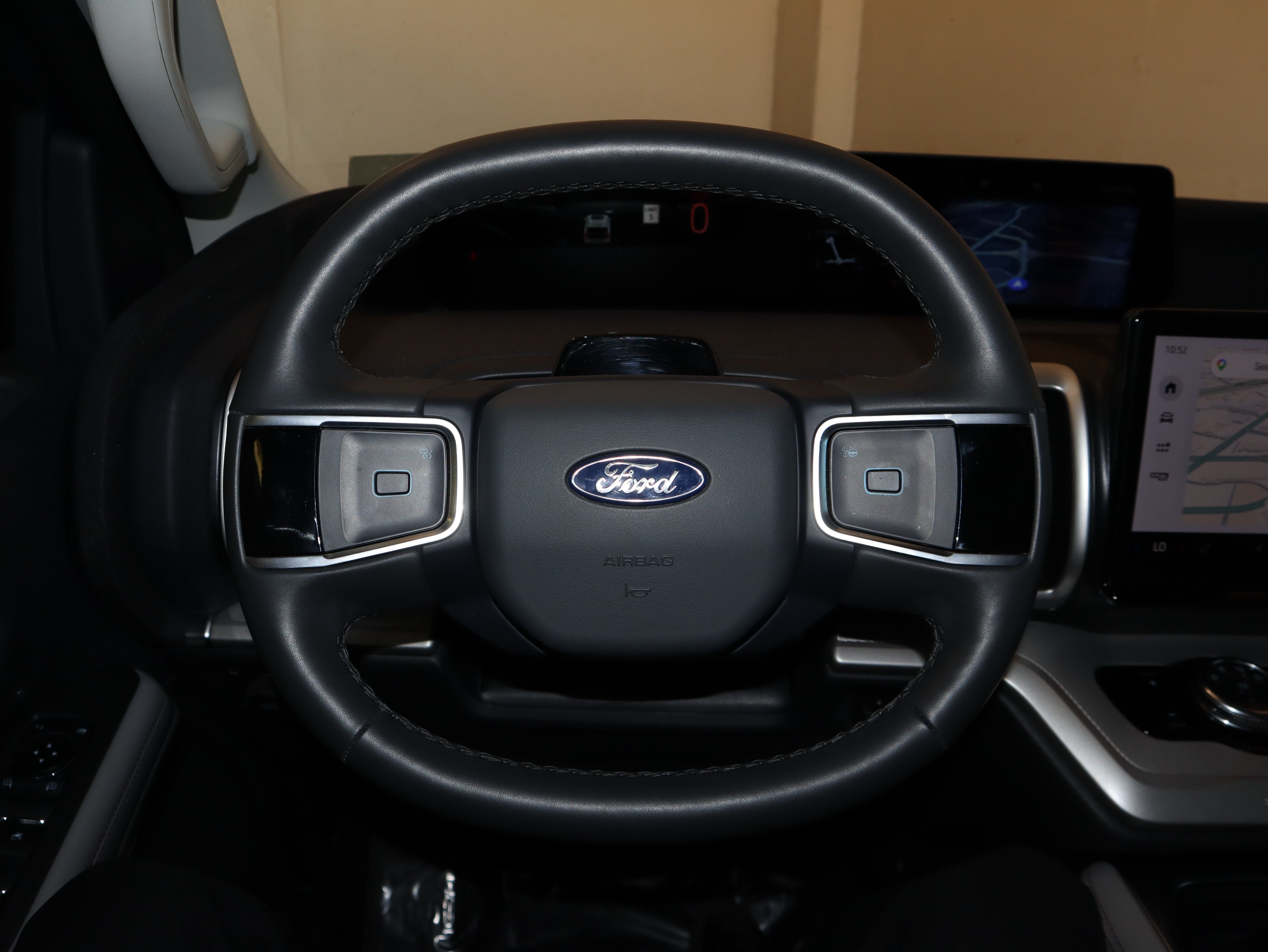 Certified 2025 Ford Expedition Active AWD/4WD image 25