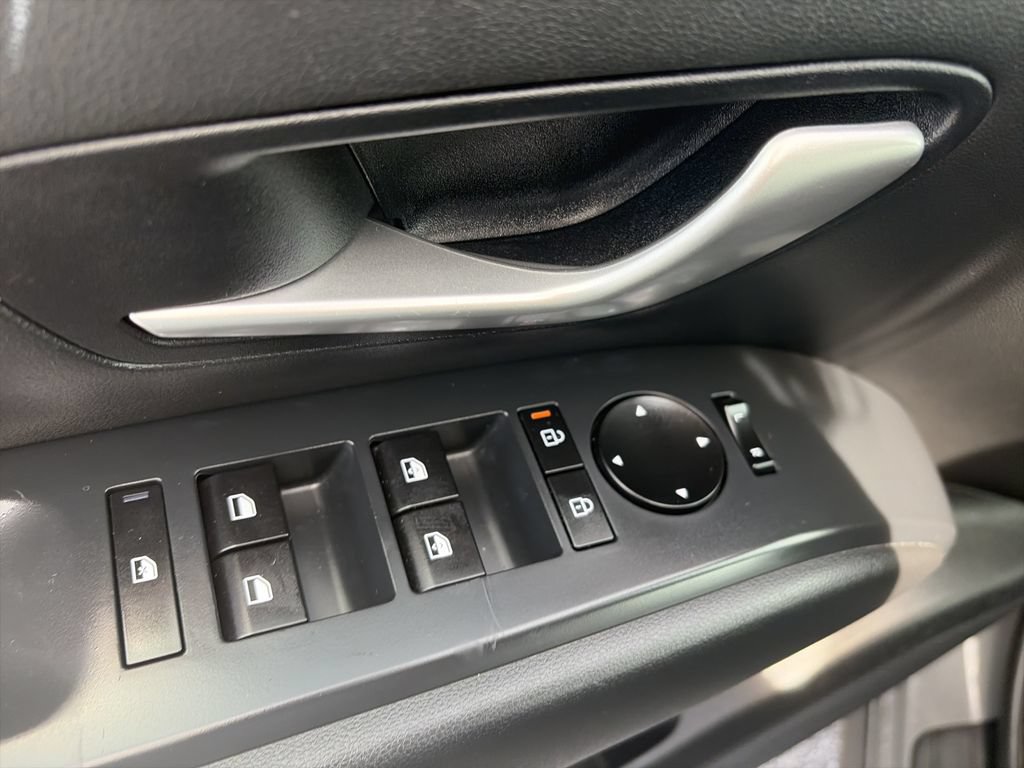 Used 2025 Hyundai Tucson SEL FWD image 18