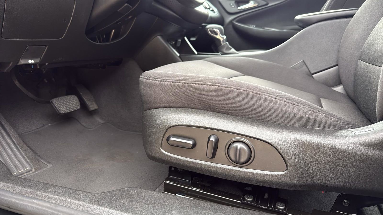 Used 2023 Chevrolet Malibu LT image 11