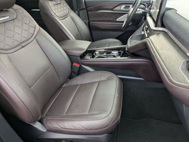 Certified 2025 Ford Explorer Platinum w/ LUX Leather Package AWD/4WD image 22