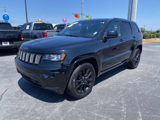 Used 2021 Jeep Grand Cherokee Laredo X RWD image 3