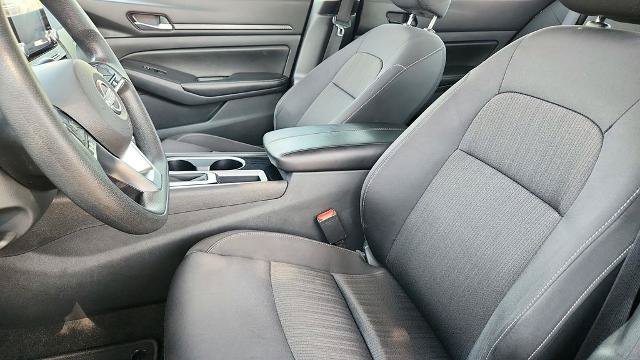 Used 2024 Nissan Altima 2.5 SV FWD image 11