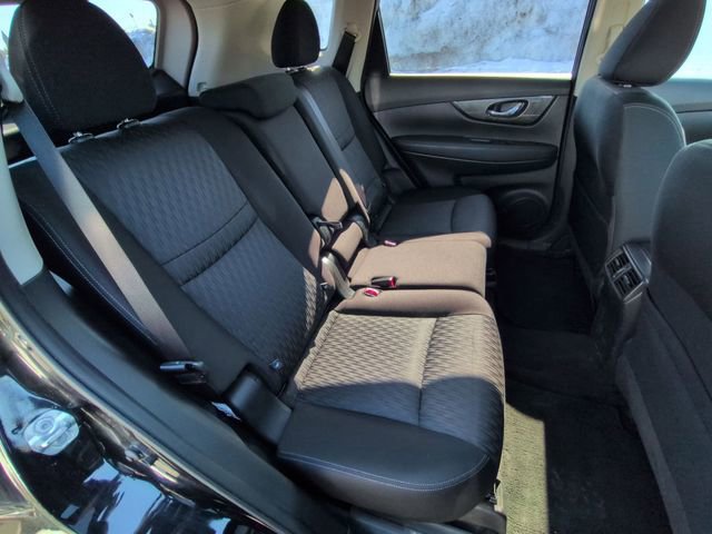 Used 2020 Nissan Rogue SV image 19