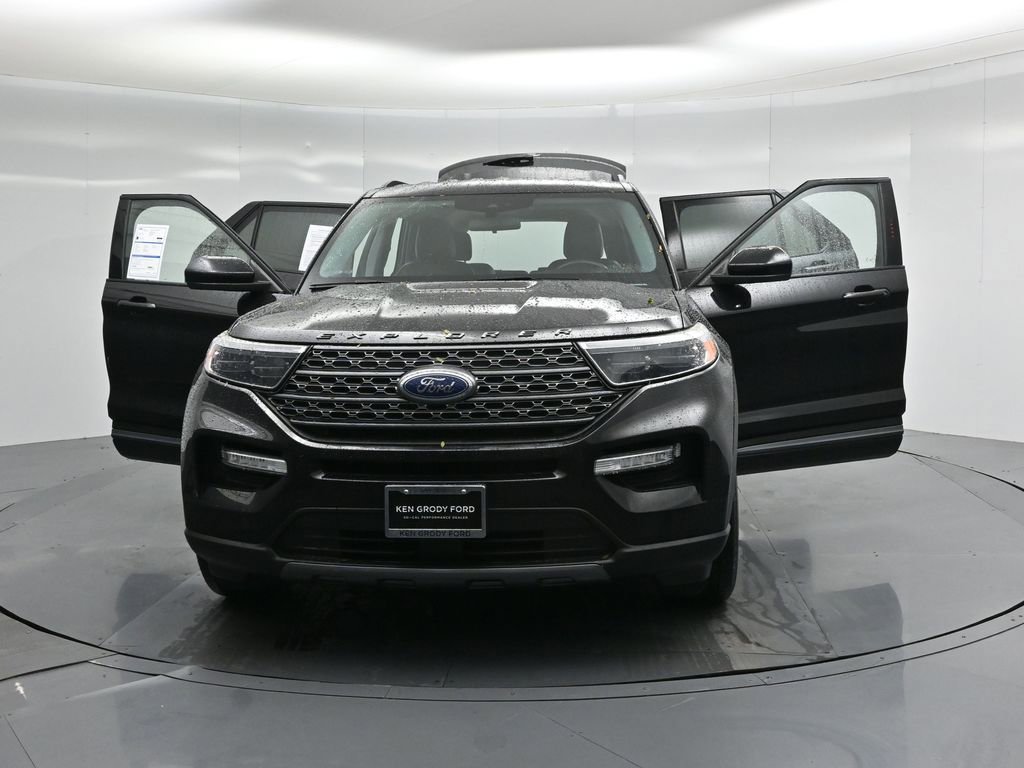 Certified 2022 Ford Explorer XLT w/ Equipment Group 202A image 36