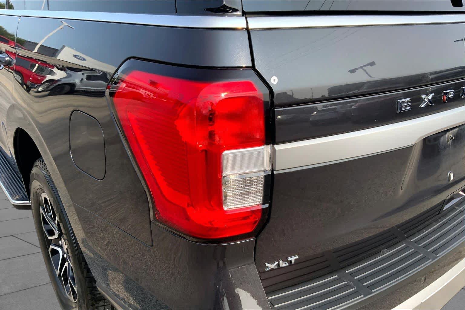 Certified 2023 Ford Expedition XLT RWD image 25