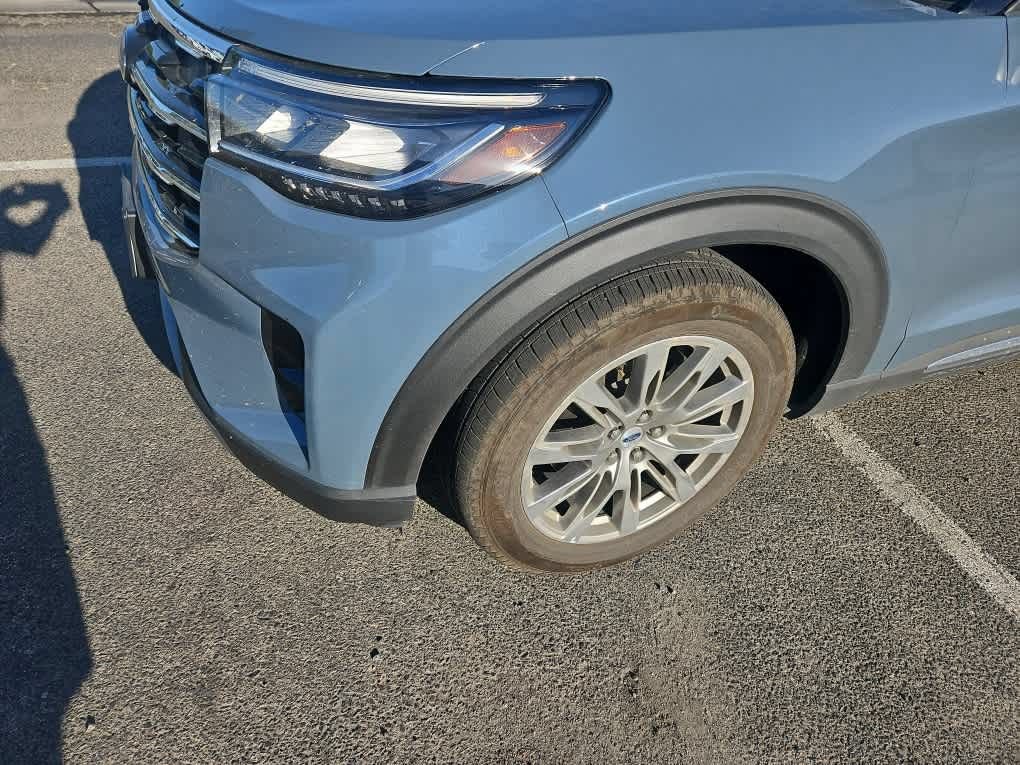 Certified 2025 Ford Explorer Active w/ Active Comfort Package AWD/4WD image 3