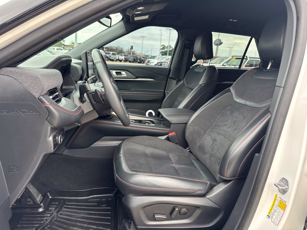 Certified 2025 Ford Explorer ST AWD/4WD image 4
