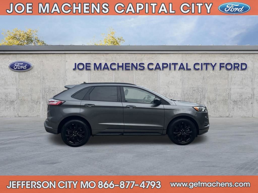 Certified 2023 Ford Edge SE w/ Black Appearance Package image 4
