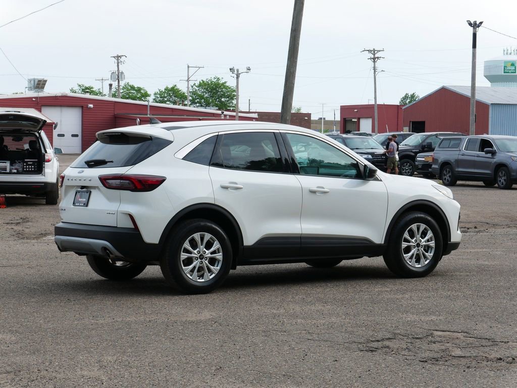 Certified 2023 Ford Escape Active w/ Tech Pack #1 AWD/4WD image 3
