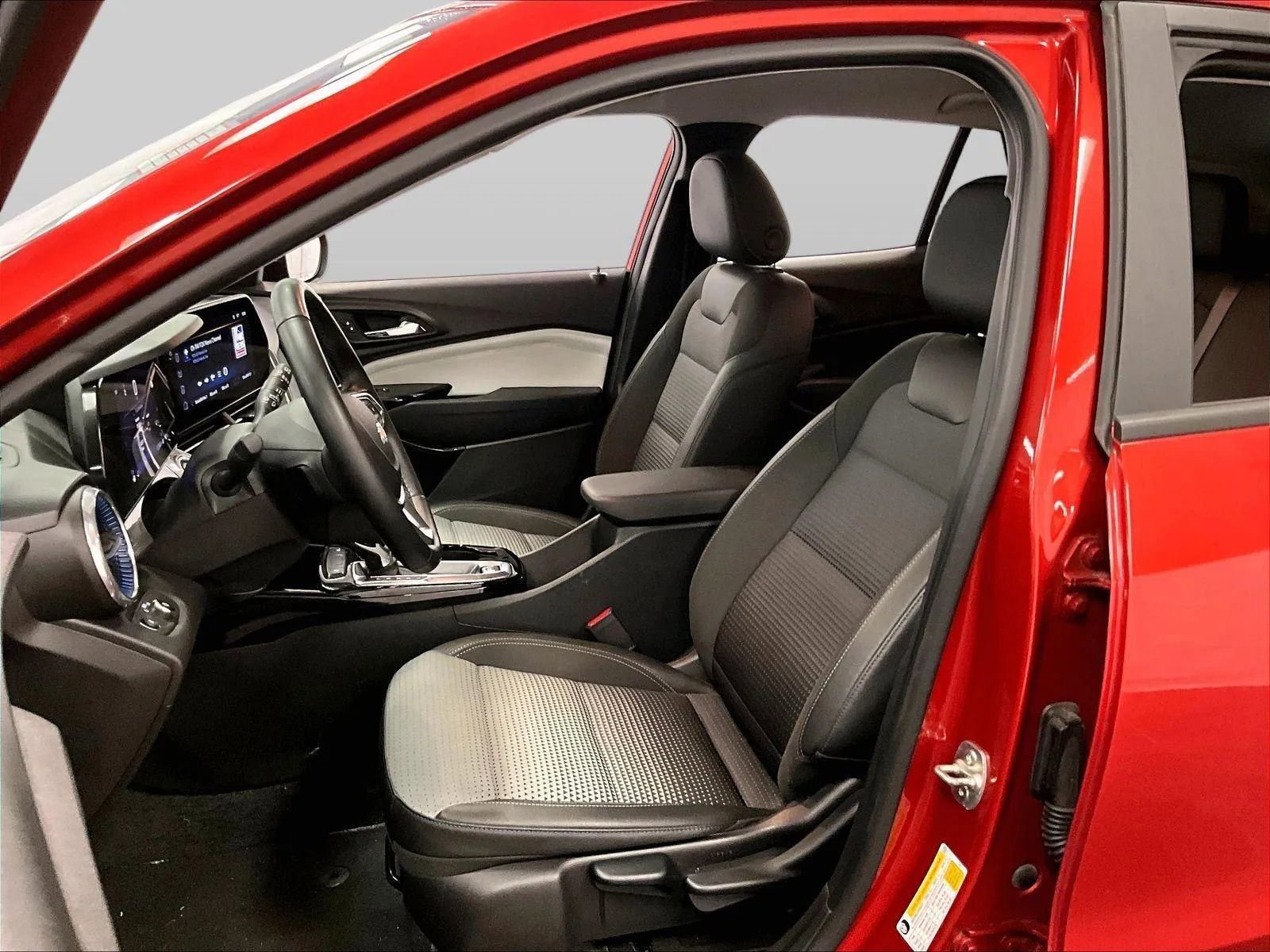 Used 2024 Chevrolet Trax LT w/ Driver Confidence Package image 24