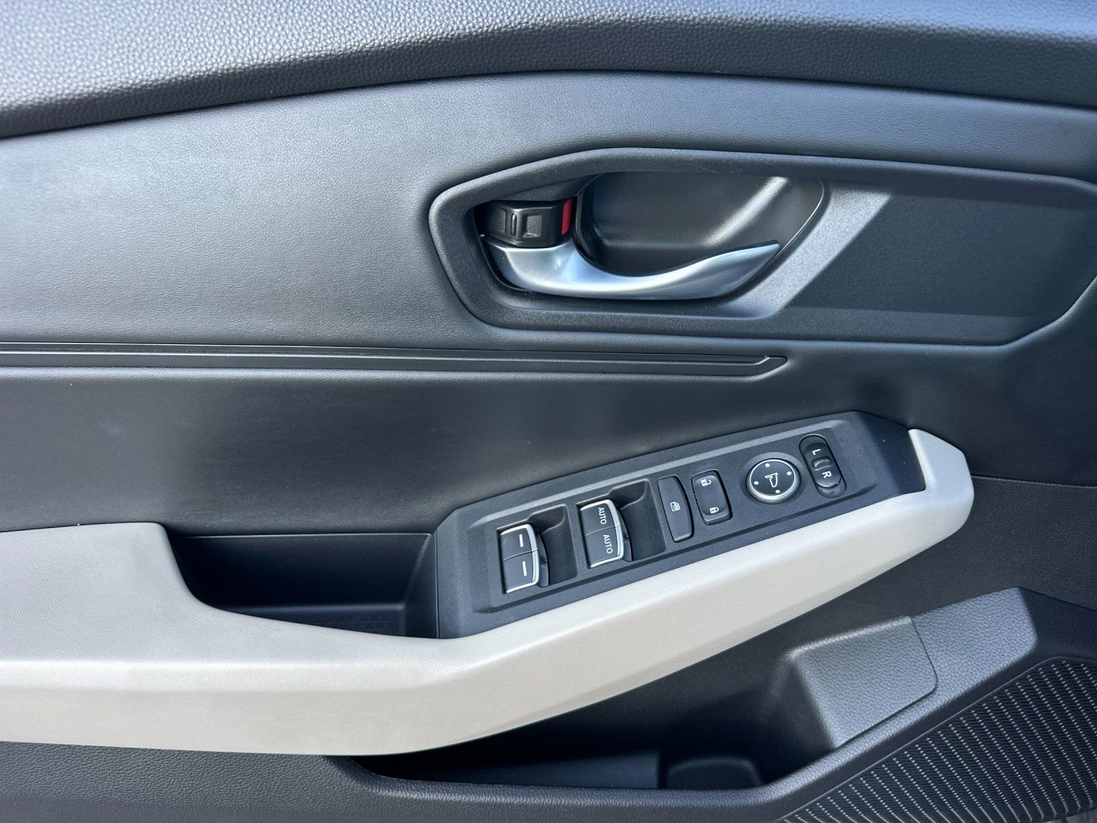 Used 2024 Honda Accord EX image 10