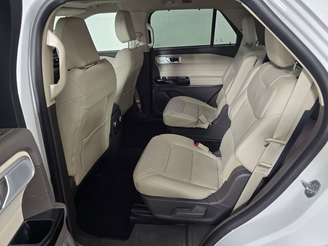 Certified 2023 Ford Explorer Platinum w/ Technology Package AWD/4WD image 17