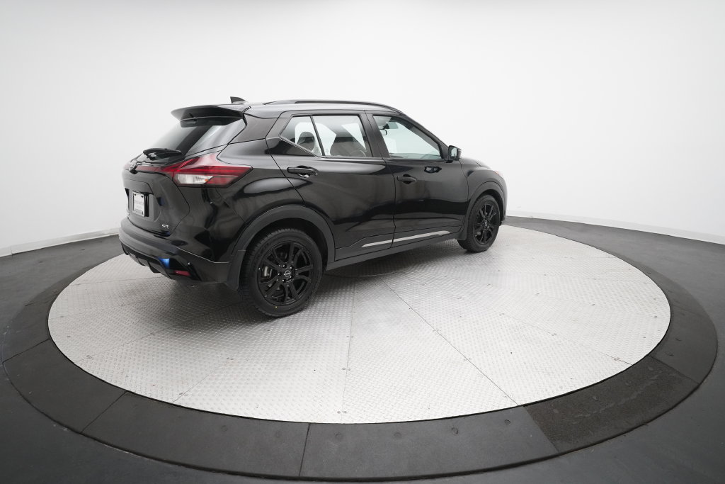 Used 2023 Nissan Kicks SR FWD image 33