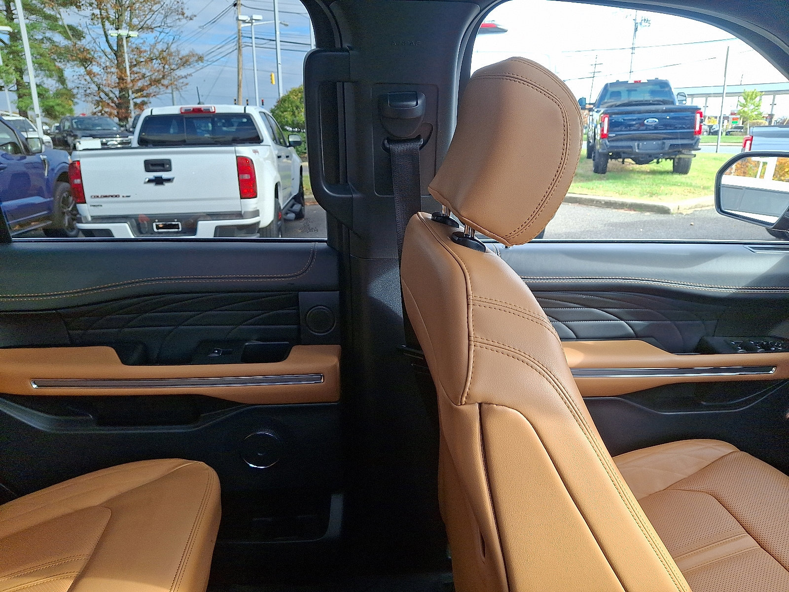 Certified 2024 Ford Expedition Platinum image 13