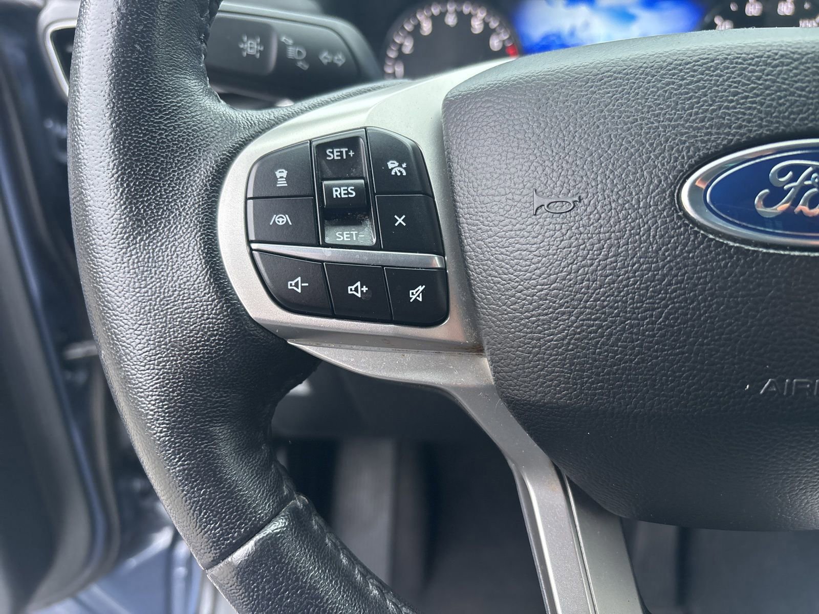 Certified 2021 Ford Explorer XLT w/ Equipment Group 202A image 19