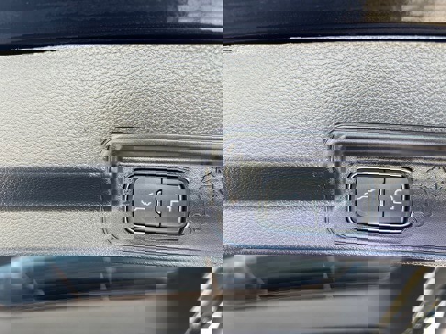 Certified 2022 Ford Explorer XLT w/ Equipment Group 202A image 27