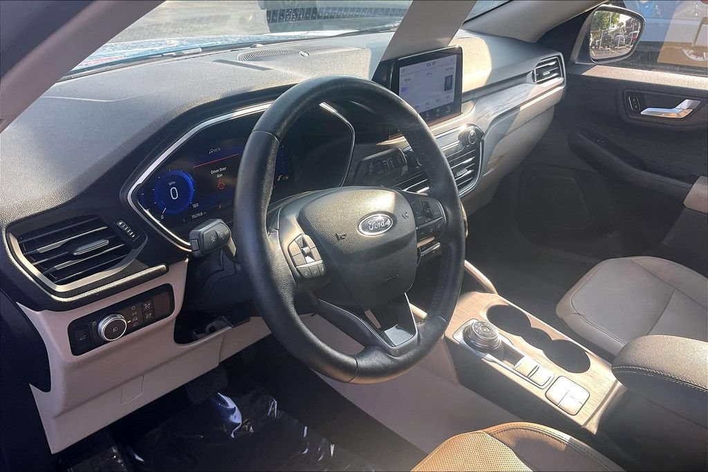 Certified 2020 Ford Escape Titanium AWD/4WD image 13