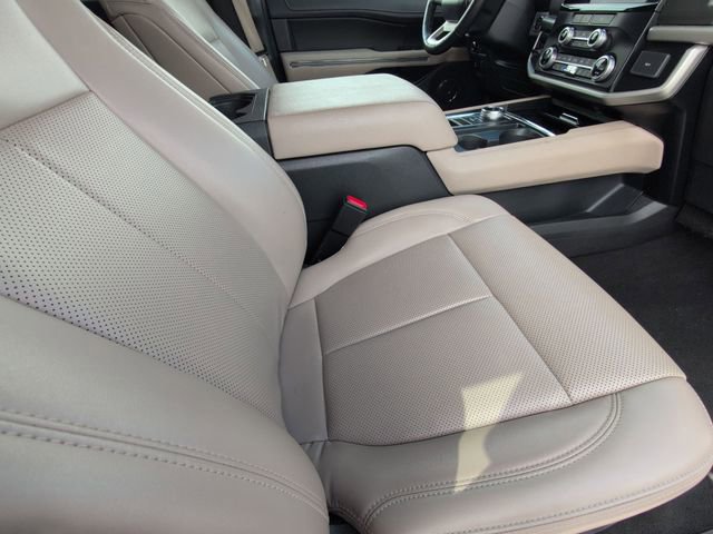 Certified 2024 Ford Expedition Max XLT image 20