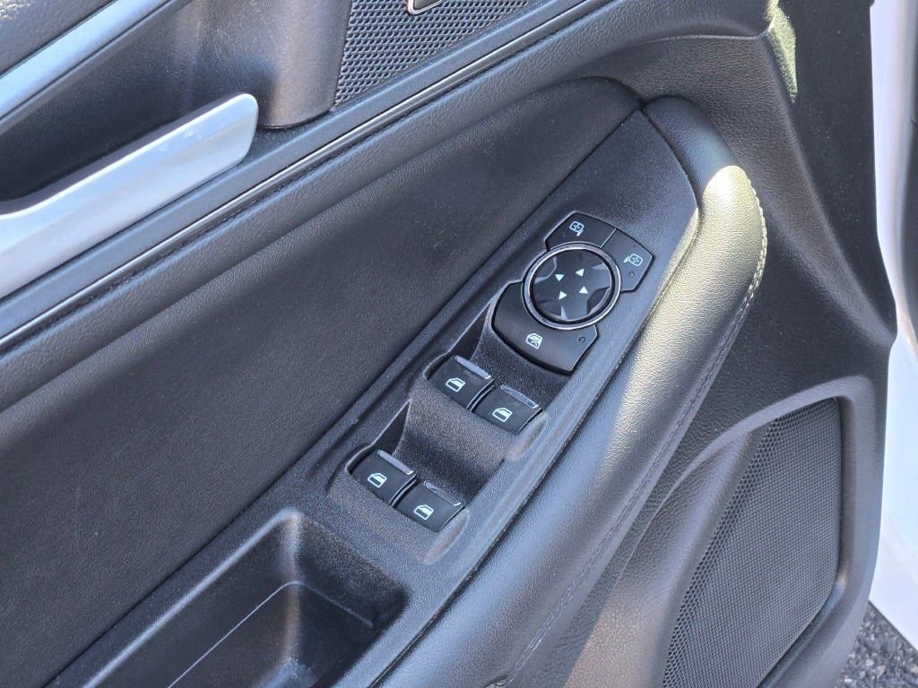 Certified 2024 Ford Edge SE w/ Black Appearance Package image 19