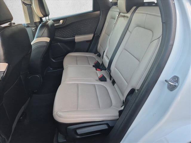 Certified 2020 Ford Escape Titanium w/ Titanium Premium Package 2.0 AWD/4WD image 19
