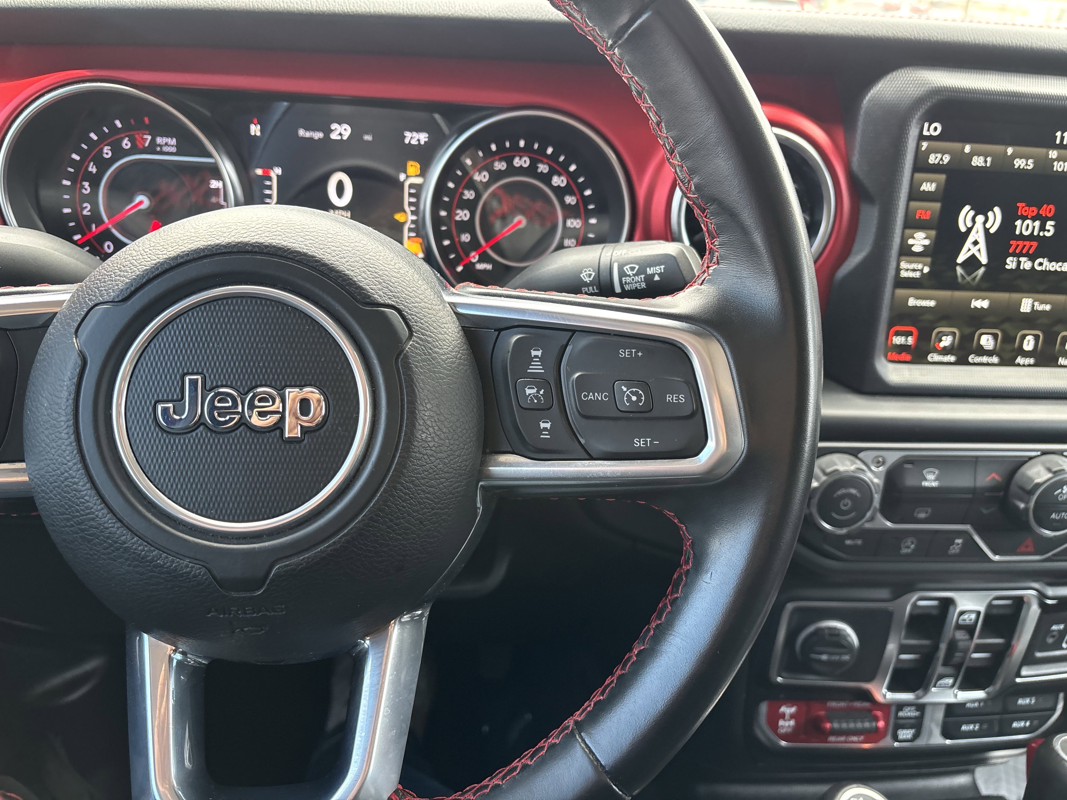 Used 2022 Jeep Gladiator Rubicon w/ LED Lighting Group AWD/4WD image 27