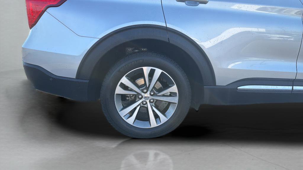 Certified 2020 Ford Explorer Platinum w/ Premium Technology Package image 35