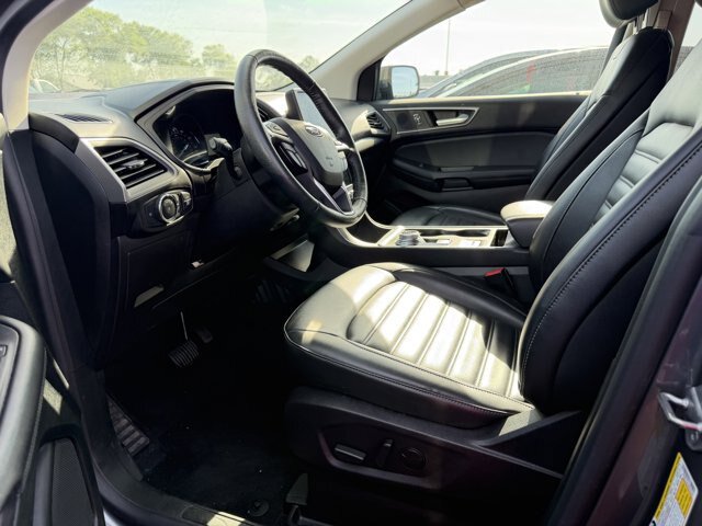 Certified 2022 Ford Edge SEL w/ Convenience Package AWD/4WD image 3
