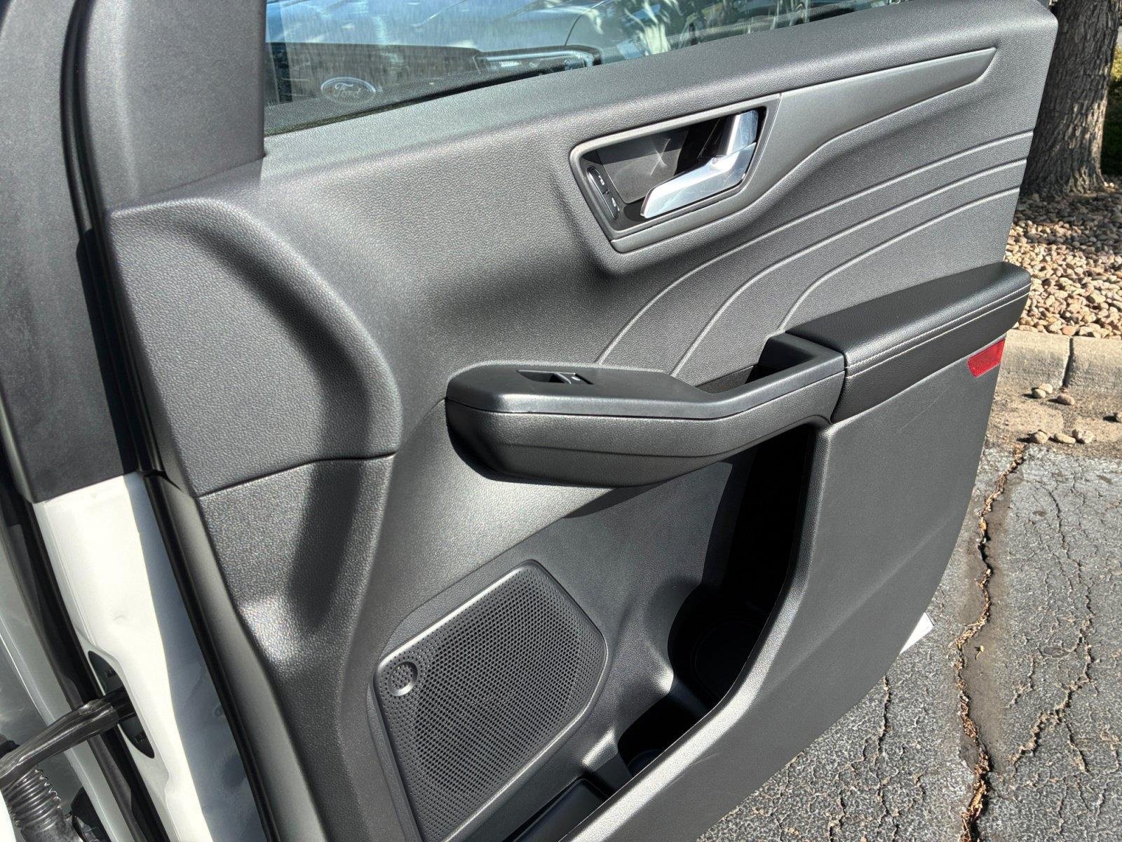 Certified 2025 Ford Escape SE FWD image 16