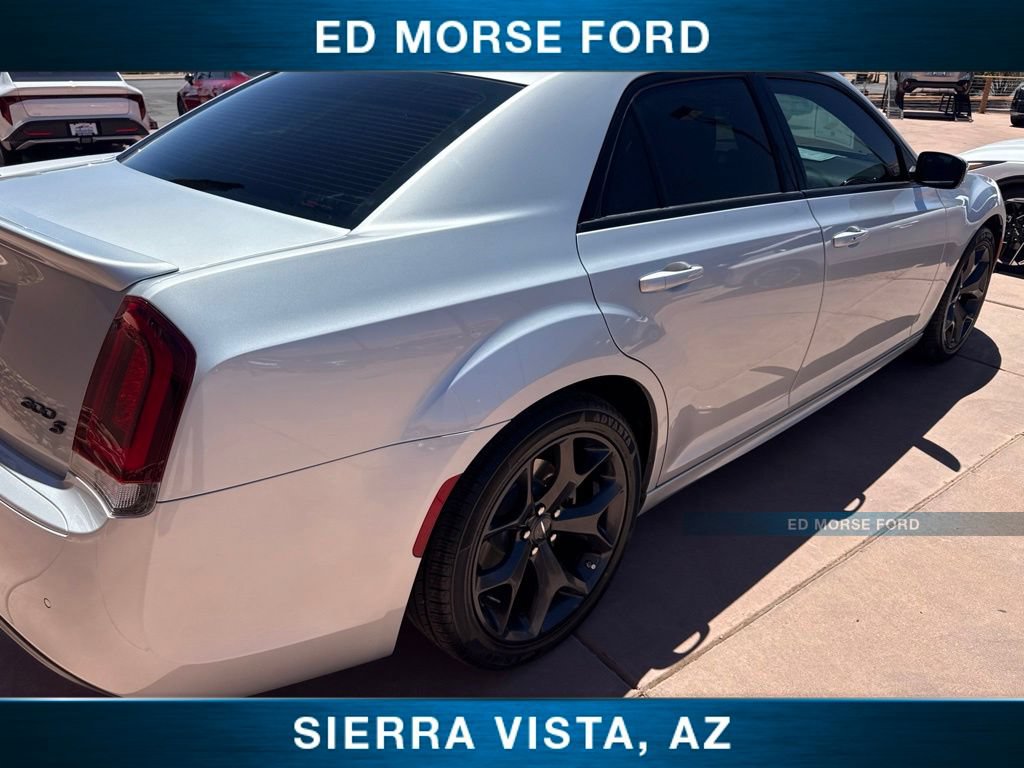 Used 2023 Chrysler 300 S w/ Comfort Group RWD image 7