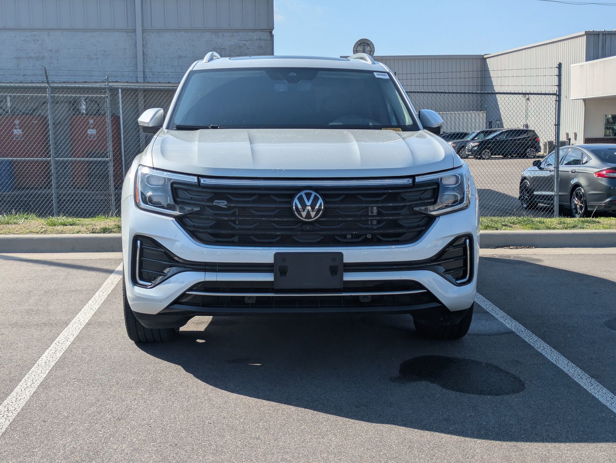 Used 2024 Volkswagen Atlas SEL Premium R-Line image 3