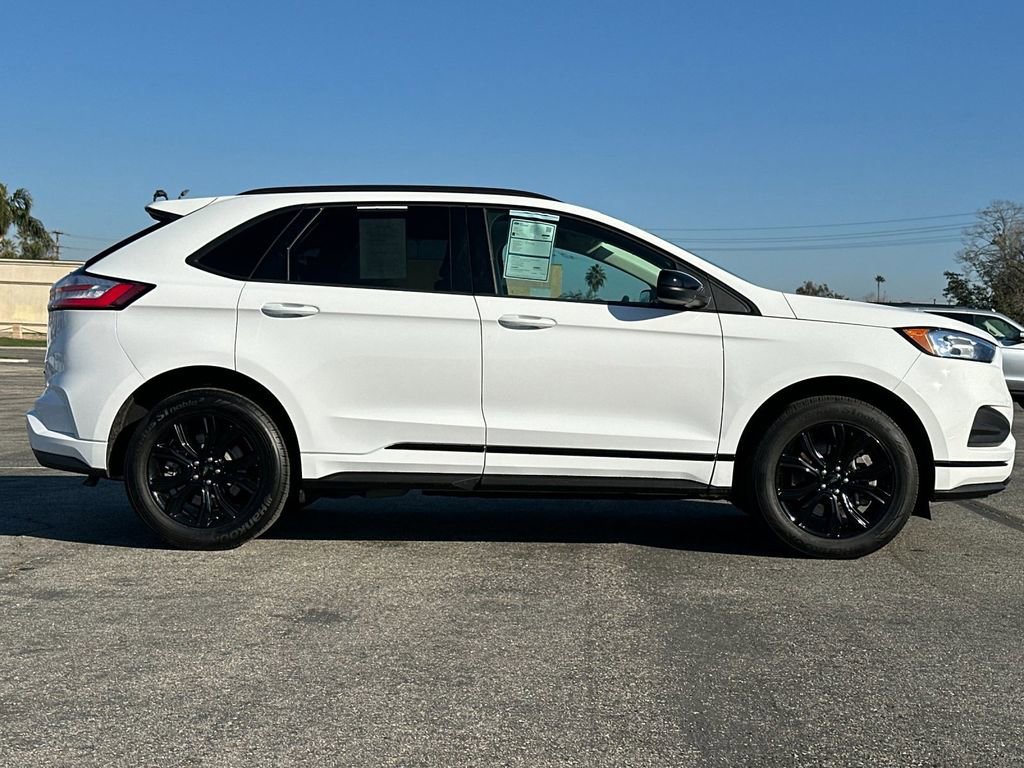 Certified 2024 Ford Edge SE w/ Black Appearance Package AWD/4WD image 2