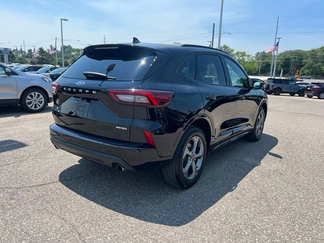 Certified 2024 Ford Escape ST-Line w/ Tech Pack #1 AWD/4WD image 3