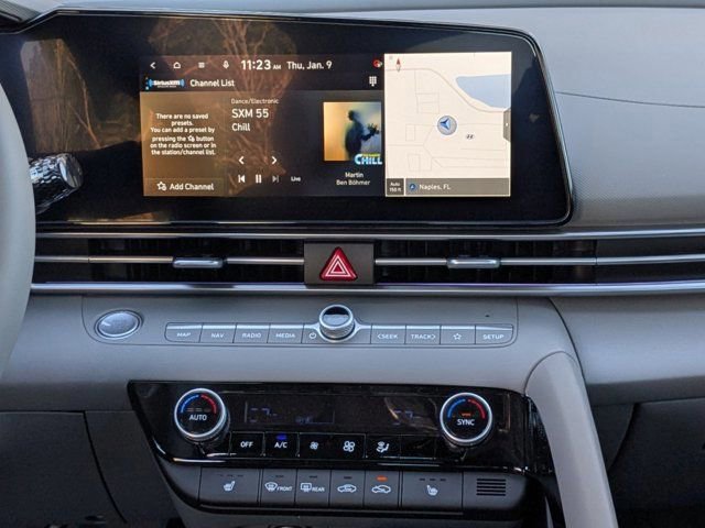 Used 2025 Hyundai Elantra SEL image 15