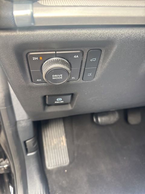 Certified 2025 Ford Expedition Active AWD/4WD image 24