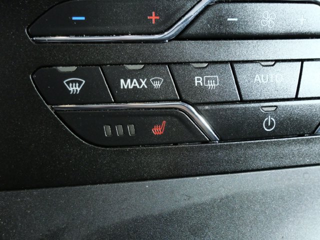 Certified 2020 Ford Edge ST-Line w/ Cold Weather Package AWD/4WD image 25